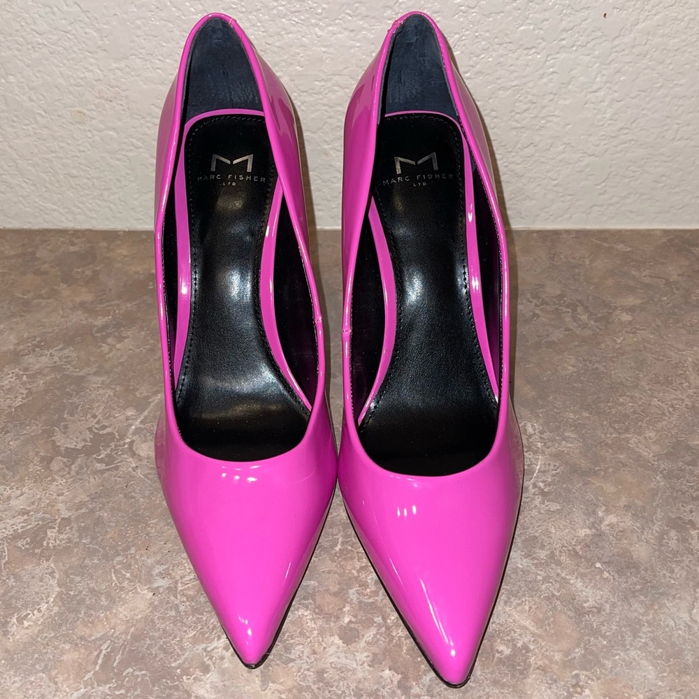 MARC FISHER EVERLY POINTED TOE PUMP